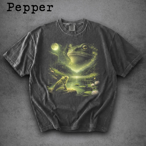 Comfort Colors® Frog Moon Shirt, Frog Howling to The Moon Shirt, Vintage Pond Animal Tee, 90s Retro Cottagecore Tee, Frog Lover Gift