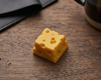 Capuchon de touche artisanal Cheese pour clavier mécanique - Capuchon de touche alimentaire mignon Kawaii - Cadeau de capuchon de touche en résine personnalisé pour les joueurs - Déco de bureau fromage jaune