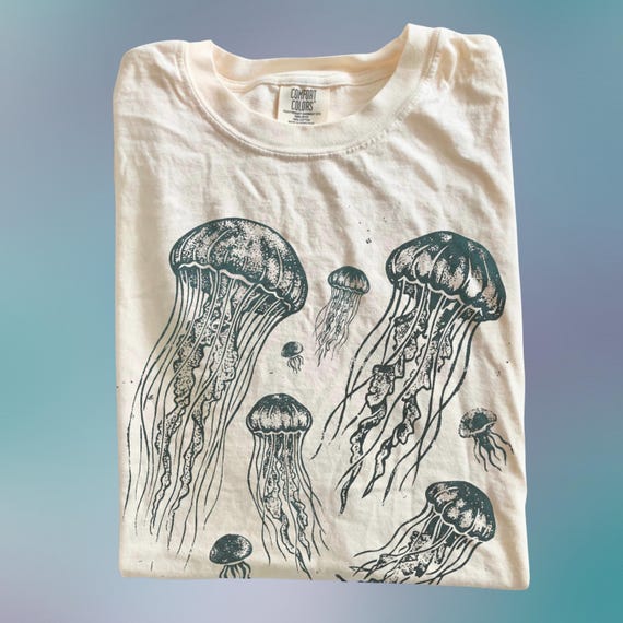 Vintage Jellyfish Shirt, 90s Sea Life Graphic Tee, Ocean Wildlife Top, Retro Medusa T-Shirt