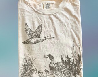 Retro Duck Family Shirt, 90s Wildlife Mallard T-Shirt, Country Style Tee, Duck Lovers Gift