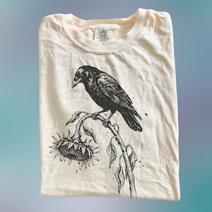 Crow Shirt, Spooky Summerween Tee, Retro Raven Shirt, Botanical Halloween Graphic, Dark Academia Gift
