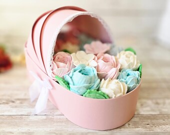 Flores de malvavisco comestibles Baby in Bloom, recuerdos florales para baby shower, recuerdos de malvavisco gourmet, dulces únicos para fiestas en la caja del cochecito.