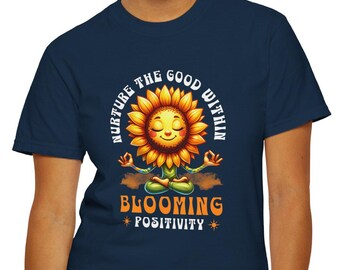 Camiseta de girasol sonriente en flor / Ilustración floral alegre, vibras positivas