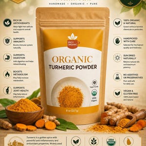 Pode incluir: Um pacote de pó de açafrão-da-terra orgânico, 227 g, com o texto "Organic Turmeric Powder". O pacote castanho tem um rótulo branco e contém pó dourado. A imagem também mostra raízes de açafrão-da-terra e uma tigela de madeira.
