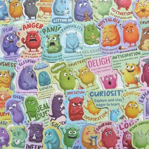 Puede incluir: Una colección de pegatinas de monstruos coloridos, cada una con una emoción única y texto descriptivo como Fear, Anger, Panic, Tranquility, Nostalgia, Trust, Sleeping, Sadness, Surprise, Frustration, Delight, Anticipation, Irritation y Curiosity.