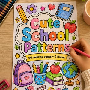 Peut inclure: Une page de livre de coloriage intitulée Cute School Patterns avec le texte 20 coloring pages + 2 Bonus. La page présente des illustrations d'un crayon, d'un carnet, d'une pomme, d'un sac à dos, d'un globe, de livres et de papeterie.