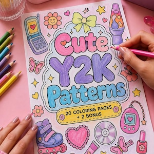 Peut inclure: Un livre de coloriage intitulé Cute Y2K Patterns avec 20 pages de coloriage et 2 pages bonus. La couverture présente des illustrations de téléphone à clapet, lampe à lave, patin à roulettes, CD et animal virtuel, avec un nœud jaune.