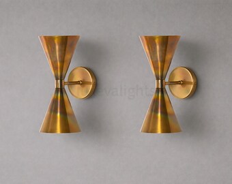 1950er Jahre Mid Century Modern Messing Wandleuchte Stilnovo Doppelkegel Wandleuchte Vintage Italienische Messingleuchte Minimalistische Moderne Wandleuchte