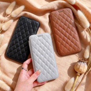 Quilted Leather MagSafe iPhone Wallet Case | Magnetic Card Holder