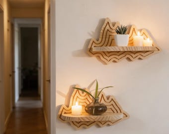 マウンテンウォールシェルフ、木製プラントシェルフ、植物用ラスティックウォールデコレーションシェルフ、自然をイメージしたウォールストレージ