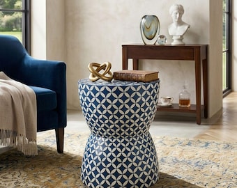 Mesita auxiliar con incrustaciones de hueso, diseño geométrico Damru, mesa auxiliar de madera, acento de lujo, decoración bohemia.