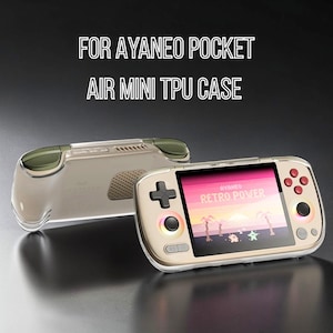 Könnte beinhalten: Eine weiße Keramik-Tasse mit schwarzem Henkel und dem Text "But First, Coffee" in schwarzer, fetter Schrift. Die Tasse steht auf einer Holzoberfläche. Die Tasse ist etwa 10 cm hoch.