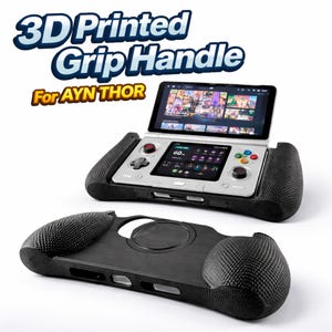 Op de afbeelding: Een set van drie keramische mokken met een gespikkelde, matte afwerking. De mokken zijn in crème, lichtgrijs en donkergrijs. Elke mok heeft een eenvoudig, minimalistisch ontwerp en een afgeronde handgreep.