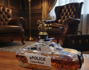 Garrafa Decanter de Whisky em Formato de Carro de Polícia, Garrafa de Bourbon de Vidro com Design Automotivo, Artigo de Bar Original para Entusiasta de Carros, Ideal para Coleção Particular, 300ml
