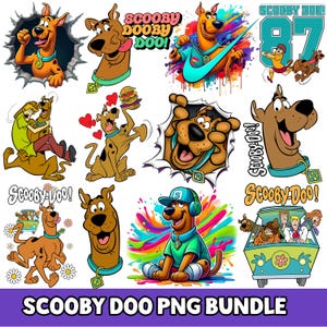 K&ouml;nnte beinhalten: Eine Sammlung farbenfroher Scooby-Doo-PNG-Bilder. Die Bilder zeigen Scooby-Doo in verschiedenen Posen, darunter einige mit dem Text "Scooby Doo!" und "Scooby Dooby Doo!". Die Bilder sind vor einem wei&szlig;en Hintergrund und einem lila Banner mit "Scooby Doo PNG Bundle".