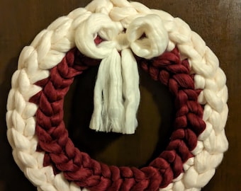 Couronne de Noël classique - Couronne artisanale en laine épaisse ornée de motifs botaniques de saison