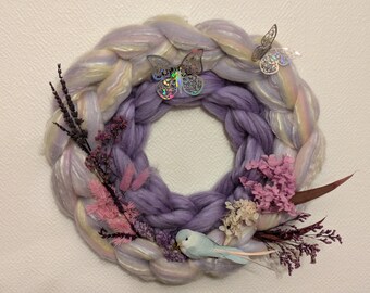 Couronne aux tons pastel frais - Laine épaisse faite main avec des accents botaniques de saison