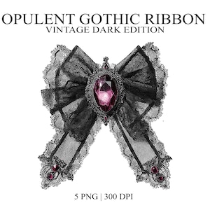 Könnte beinhalten: Schwarze Spitzenband-Schleife mit einem großen, verzierten, dunkelrosa Juwel in der Mitte. Die Schleife ist mit "OPULENT GOTHIC RIBBON VINTAGE DARK EDITION" beschriftet. Die Schleife hat eine zarte, spitzenbesetzte Verzierung und kleinere dunkelrosa Juwelen.