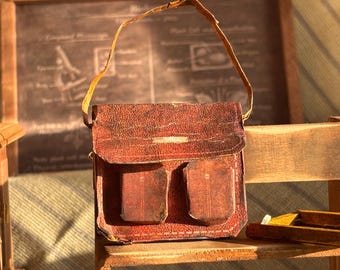 Vintage Leather Satchel Miniature – 1:12 Dollhouse Bag Printable – Courier Satchel – Diorama Accessory – Realistic Miniature PDF