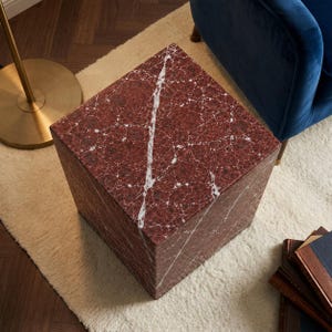 EVERY PIECE IS UNIQUE

Because we use genuine natural marble, veining patterns and tonal variations will differ from piece to piece.

Natural variation is not a defect —
it is proof of authenticity.