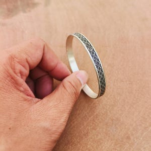 Sterling Silver Patterned Bangle Bracelet, Handmade Silver Cuff for Women, Vintage Textured Stackable Bracelet, Minimalist Jewelry Gift