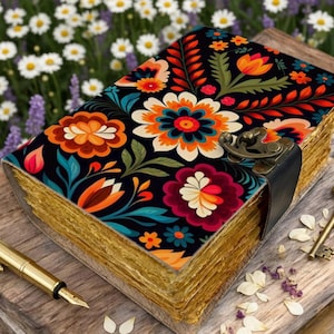 Caderno artesanal floral, caderno vintage com cadeado, diário boho com estampa floral, caderno de desenho rústico para escrita, presente ideal para ela.