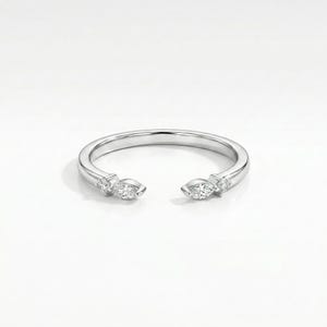 Alliance ouverte avec diamants cultivés en laboratoire rond Marquise, bague à empiler avec manchette délicate, bague d'anniversaire minimaliste pour femme, bague en or massif et diamants