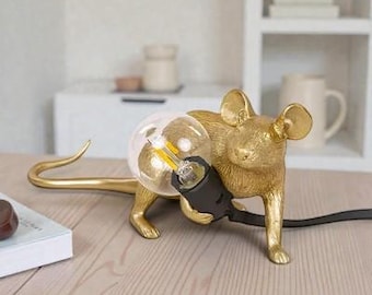 電球を持った金色のネズミのテーブルランプ、部屋用のネズミのデスクライトオーナメント、風変わりな動物の照明、女性向けのかわいいホームデコレーションランプ