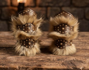 Punhos forrados de pele | Braçadeiras de couro sintético com tachas | Armadura Viking para LARP