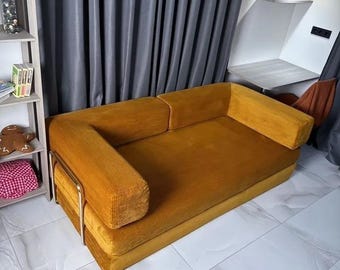 Omvormbare slaapbank – mosterdkleurige corduroy modulaire bank