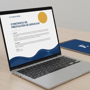 Puede incluir: Un portátil plateado muestra un documento titulado "CONTRATO DE PRESTACIÓN DE SERVICIOS" con un círculo amarillo y un diseño de ondas azules. A la derecha, una tableta con pantalla azul y logotipo blanco. A la izquierda, una pequeña planta suculenta en maceta blanca.