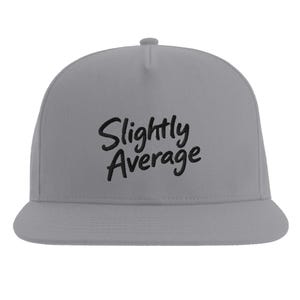 Könnte beinhalten: Ein Set aus drei Keramikbechern mit gesprenkelter, matter Oberfläche. Die Becher sind in den Farbtönen Creme, Hellgrau und Dunkelgrau gehalten. Jeder Becher hat ein schlichtes, minimalistisches Design, ideal für Kaffee oder Tee.