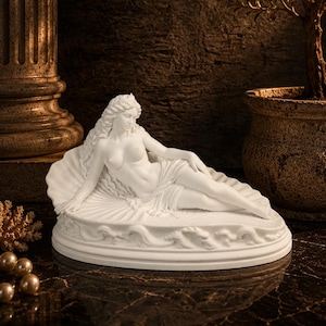Geboorte van Venus, Slapende Aphrodite, Venusbeeld, Beeld van een Griekse godin, Schelpdecoratie, Mythologisch cadeau, Woondecoratie geïnspireerd op de oceaan