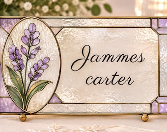Tarjetas de mesa para bodas modernas con efecto vidriera, plantilla de tarjeta de nombre imprimible en color lavanda, letrero de asientos para la recepción editable, descarga instantánea para hacer tú mismo.
