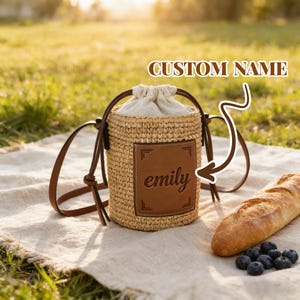Personlig halmhinkväska med graverat namn, lädermärke, bohemisk sommarpicknickkorg, present till henne