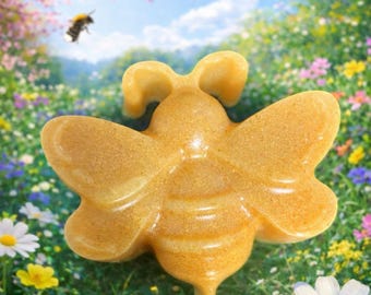 Oat Milk Honey Bee Soap | Moisturizing Oatmeal Glycerin Bar
