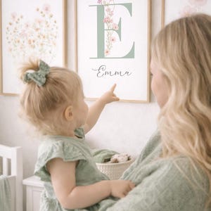 3er Set personalisierte Baby Poster – Blumen Initiale Mädchen – Kinderzimmer Deko – Geschenk zur Geburt – Baby Girl Nursery Wall Art