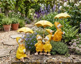 Estatuas de jardín de la familia de patos con impermeables amarillos – Conjunto de decoración de patos con paraguas – Lindos adornos de patos para exteriores – Decoración para patio y jardín