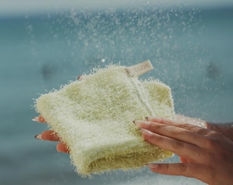 Extra Flexible Green Bath Loofah | Natural Gentle Exfoliator | Suitable for Sensitive & All Skin Types