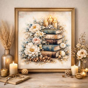 以下が含まれることがあります： 金色のフレームに入ったアートワーク。本が積み重ねられ、花とろうそくが飾られています。画像はろうそく、パンパスグラスの花瓶、小さな花のブーケに囲まれています。暖かく、居心地の良い雰囲気です。