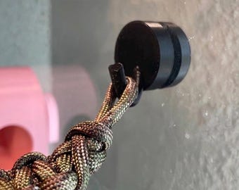 Magnetic Reptile Hook