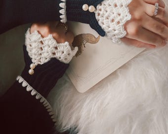 Guantes sin dedos tejidos a mano, calentadores de muñeca de crochet, calentadores de brazos bohemios, guantes de invierno hechos a mano, regalo de guantes minimalistas para mujer.