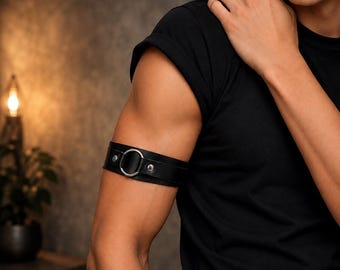 Herrarmrem i läder, justerbart bicepsband för gymträning, armband i anime-stil, fitnessarmbandstillbehör