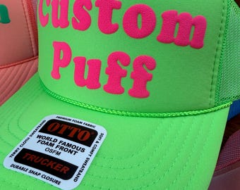 Benutzerdefinierte Puff Print Hut, Benutzerdefinierte Schaumhut, Benutzerdefinierte Mesh Trucker-Hut, Hohe Kronenhut, Schaumstoff Trucker-Hut, Metallic Puffhut, 3D Puffdruck Hut