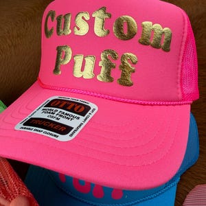 Anpassad pufftryckt hatt, Anpassad skumhatt, Anpassad truckerkeps i nät, Hatt med hög krona, Skumtruckerkeps, Metallisk puffhatt, 3D-pufftryckt hatt bild 12