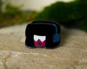 Pin de esmalte duro de granate