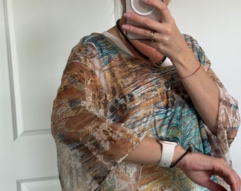 Túnica vintage com estampa de pavão, tamanho XL: mangas de renda, aplicações de strass, fabricada nos EUA.