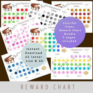 Op de afbeelding: Een bundel van zeven beloningskaarten voor piano-oefeningen met een bruine vleugelillustratie, muzieknoten en rijen gekleurde cirkels. De tekst bevat 40 days piano practice challenge, You can do it, Well done, Goal, Reward, Name en Instant Download US letter size & A4.
