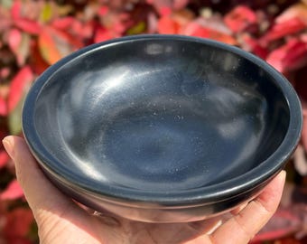 Large Black Soapstone Scrying Bowl – Hand-Carved Smudge Incense Crystal Altar Decor