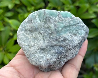 Natural Emerald Rough Stones – Raw Green Crystal for Home Décor